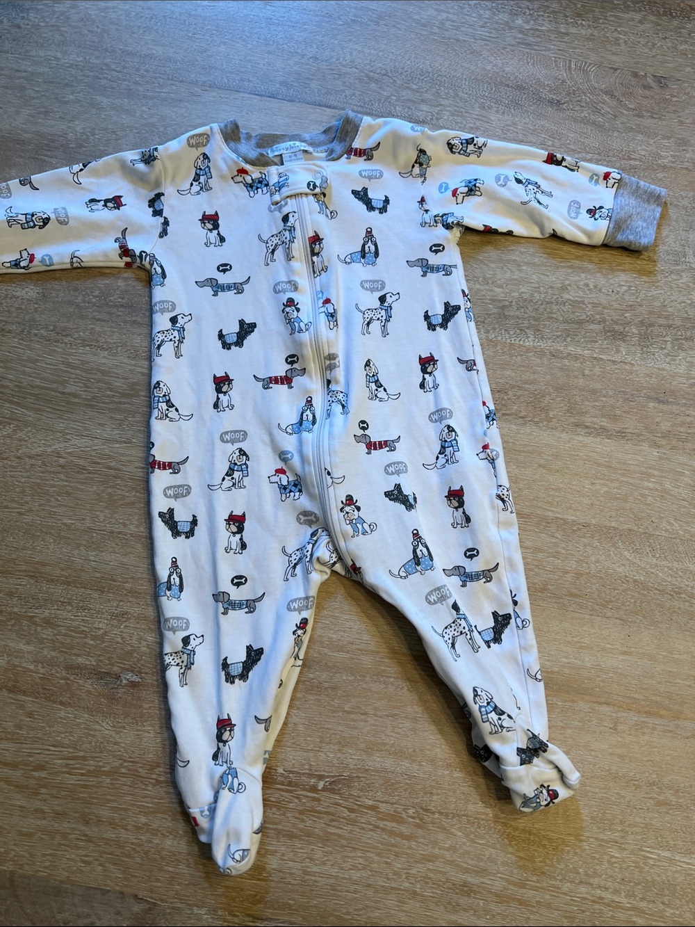 kissy Kissy 6/9 month Pima pajamas  VGUC
